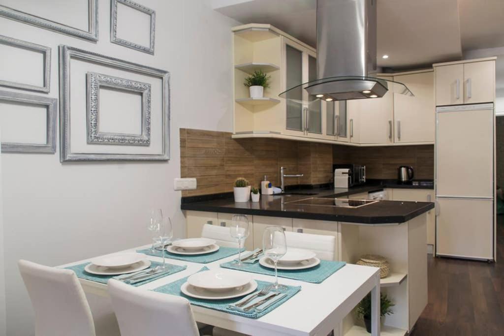 מאלגה New!!! Luxury City Center & Private Terrace מראה חיצוני תמונה