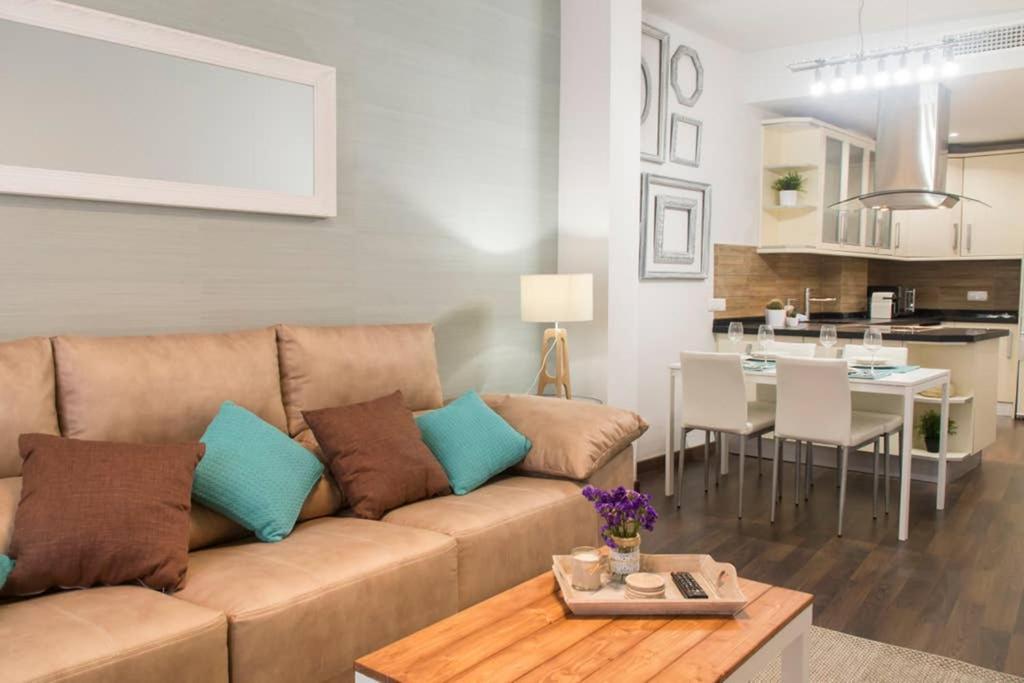 מאלגה New!!! Luxury City Center & Private Terrace מראה חיצוני תמונה