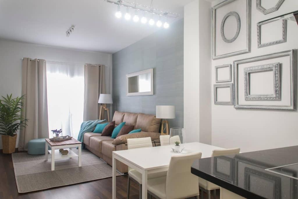מאלגה New!!! Luxury City Center & Private Terrace מראה חיצוני תמונה